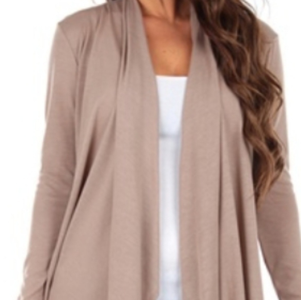 Nwot bee unique tan light cardigan